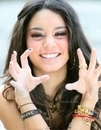 vanessa_hudgens-00001205-vanessahudgens7.jpg